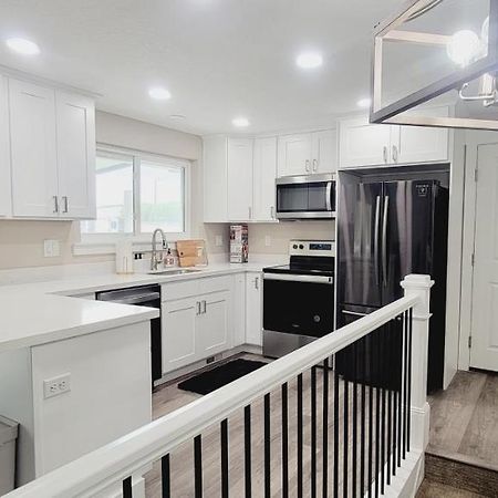 3 Bed 2 Bath Full Accessible Townhome In Heart Of Slc 사우스요르단 외부 사진