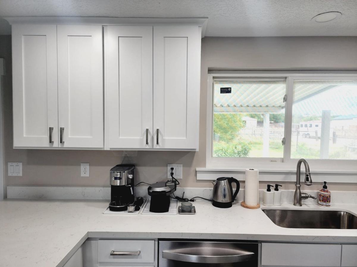3 Bed 2 Bath Full Accessible Townhome In Heart Of Slc 사우스요르단 외부 사진
